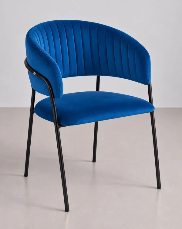 Chaise rembourrée avec accoudoirs