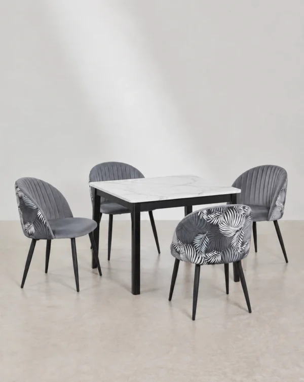 table et chaises rembourrées en velours