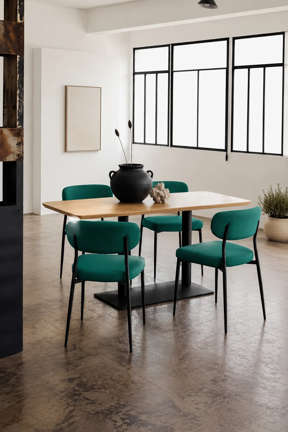 mesa grande pie central hosteleria