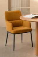 chaise de salle à manger rembourrée avec accoudoirs moutarde
