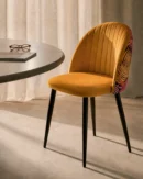 chaise rembourrée en velours moutarde floral