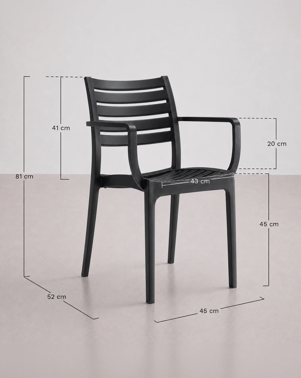 silla apilable negra de terraza reposabrazos