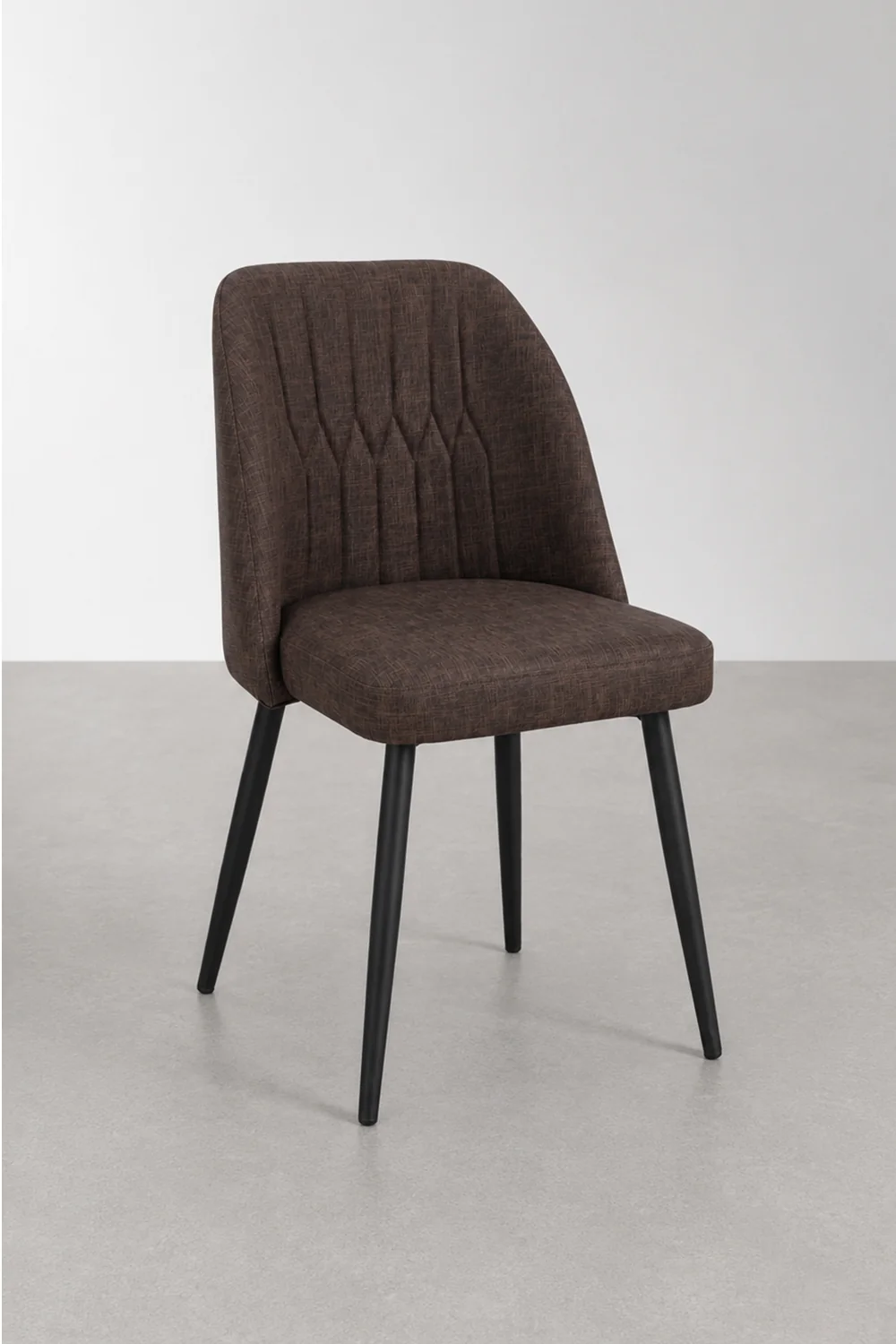 silla acolchada color cafe