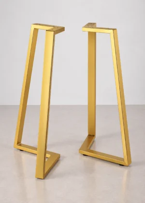 pies de mesa doradas