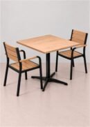 chaises et table CHR