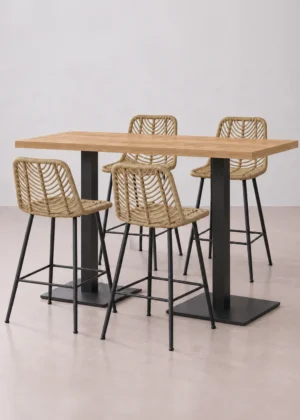 mesa de centro con taburetes