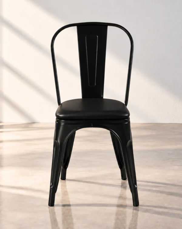 chaise industrielle à assise en similicuir