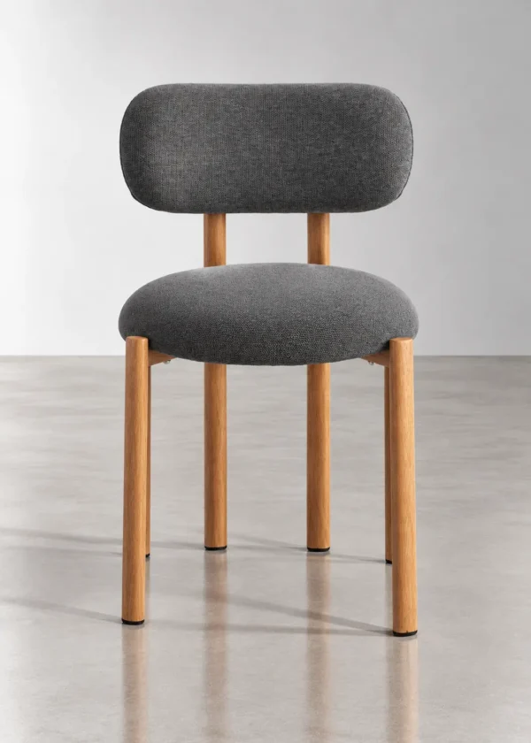 chaise nordique en chêne rembourrée